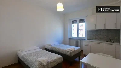 Schlafzimmer; holzboden, tageslicht, küchengeräte