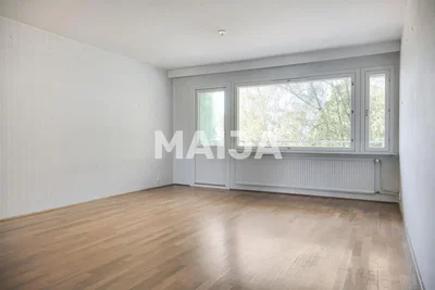 Wohnzimmer; holzboden, tageslicht