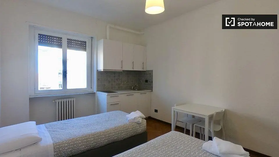 Schlafzimmer; tageslicht, holzboden