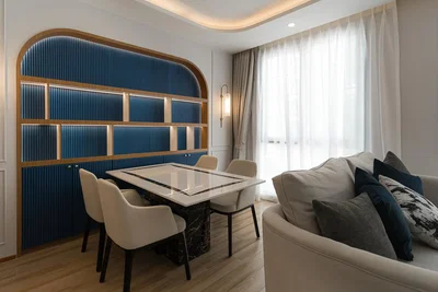 Wohnzimmer; holzboden, tageslicht, moderner stil