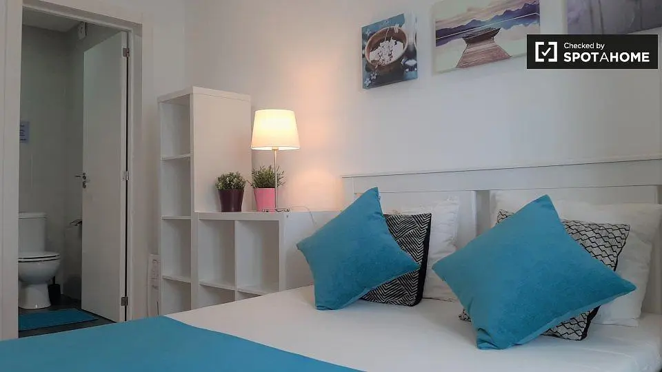 Schlafzimmer; tageslicht, moderner stil