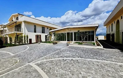Casa e dintorni; vista, luce naturale