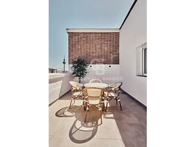 Terras; natuurlijk licht, tegelvloer