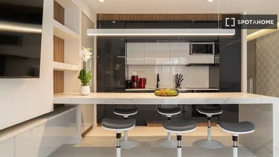 Cucina; elettrodomestici, stile moderno, luce naturale
