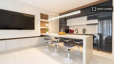 Cucina; elettrodomestici, stile moderno, ristrutturato, luce naturale