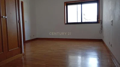 Chambre; parquet, lumière naturelle