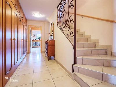 Salón; suelo de baldosas