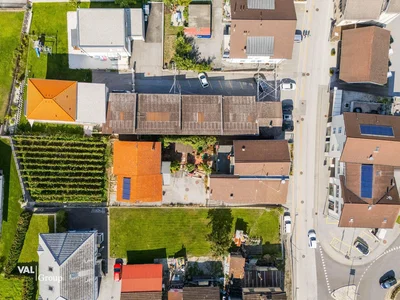 House and surroundings