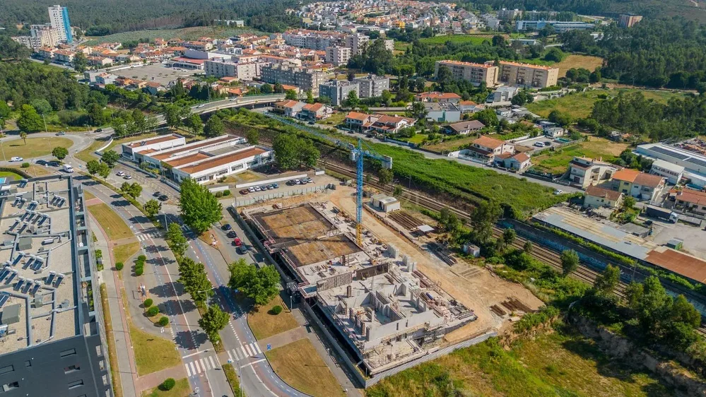 Dům a okolí; výhled