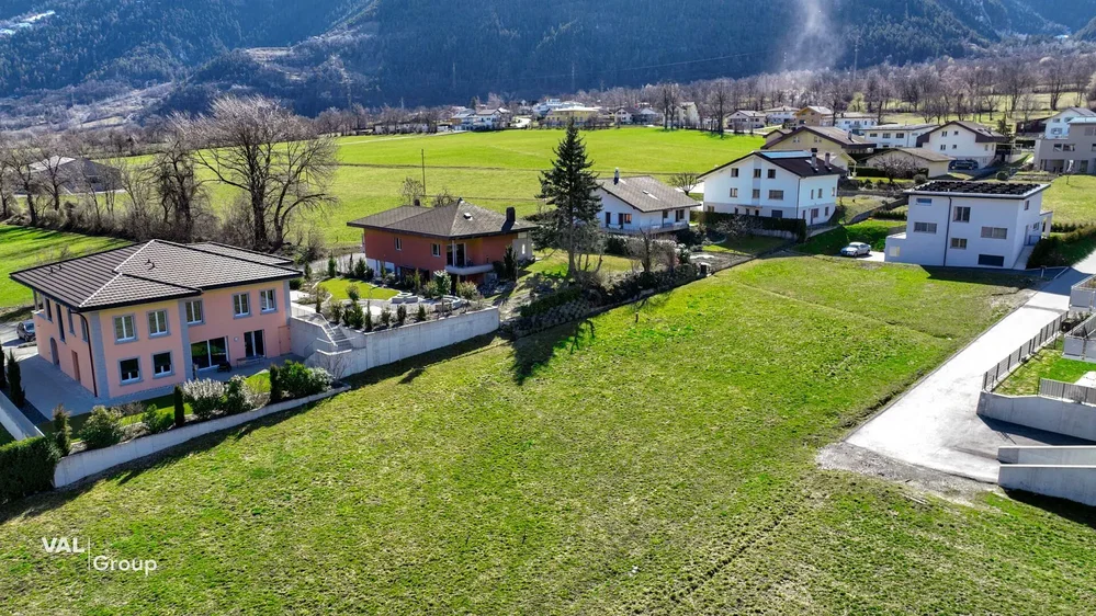 Dom i otoczenie; widok, światło dzienne