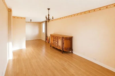 Wohnzimmer; holzboden, tageslicht