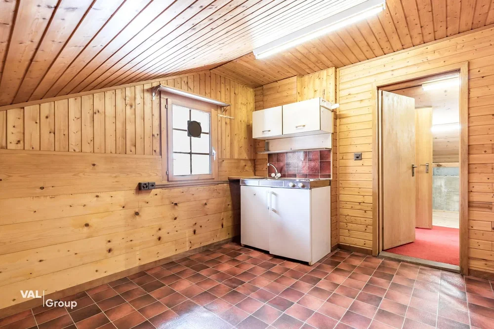 Cuisine; carrelage, poutres en bois