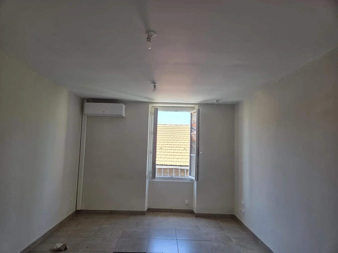 Other; tile floor, needs renovation, natural light