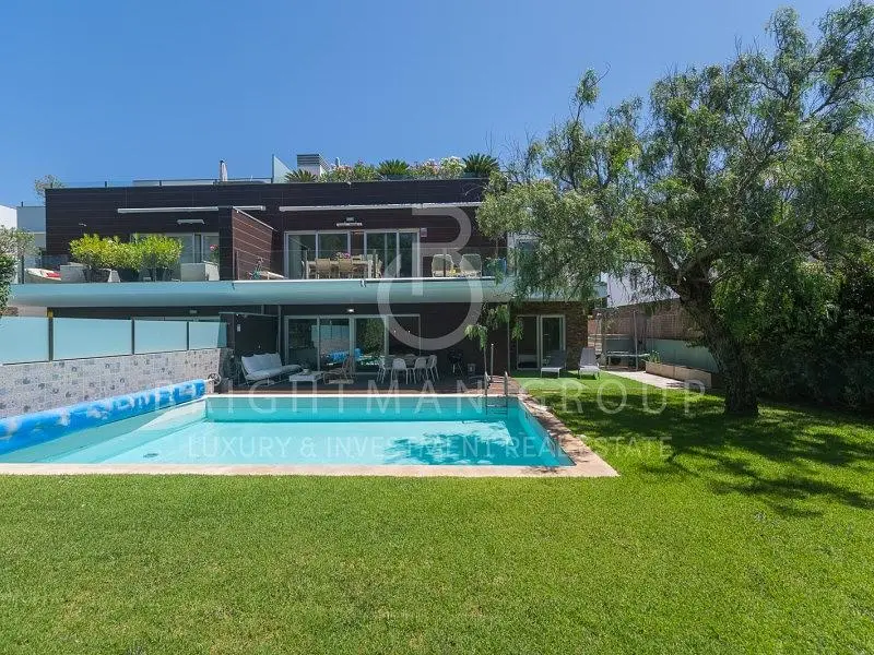 Casa e arredores; vista, luz natural, renovado