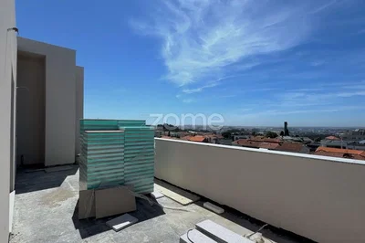 Balkon; výhled, přirozené světlo