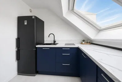 Keuken; keukenapparatuur, natuurlijk licht