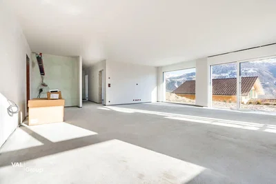 Altro; luce naturale, necessita ristrutturazione