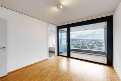 Sala de estar; vista, chão de madeira, luz natural