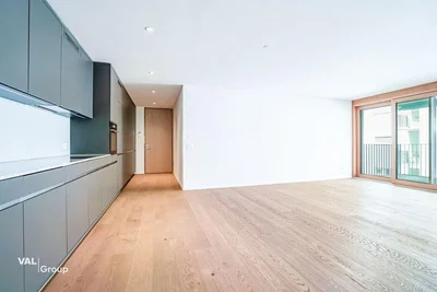 Cuisine; parquet, lumière naturelle