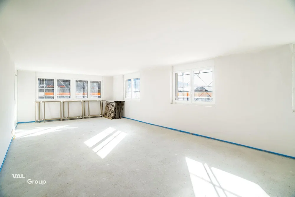 Altro; luce naturale, necessita ristrutturazione