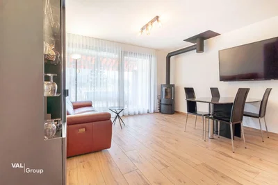 Living room; wood floor, natural light, modern style