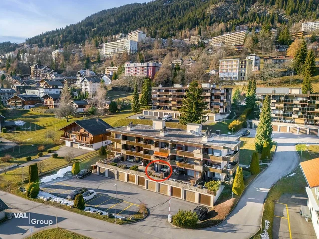 House and surroundings