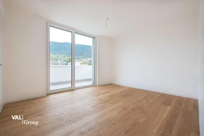 Sala de estar; chão de madeira, vista, luz natural