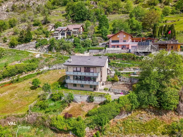 Casa e arredores