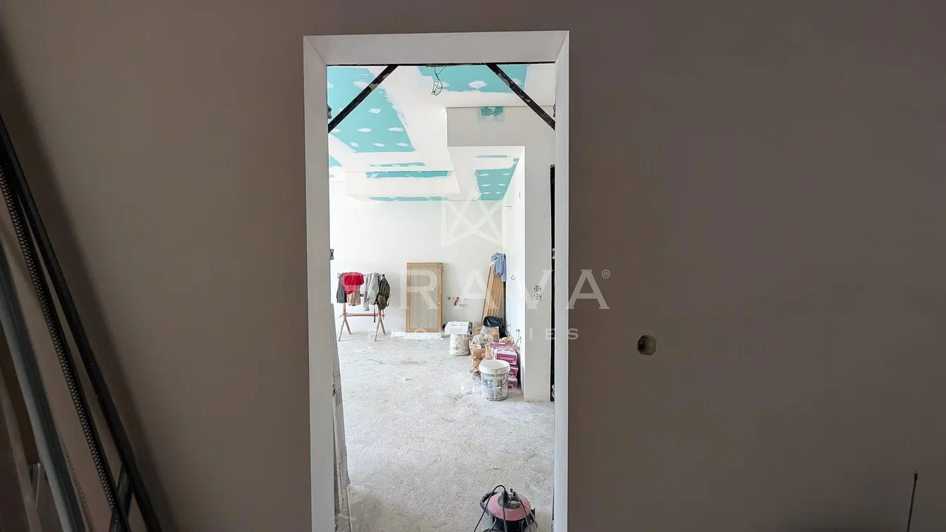 Overig; renovatie nodig, natuurlijk licht