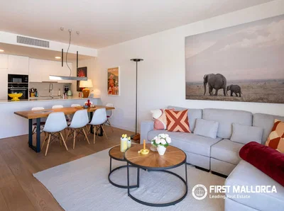 Living room; wood floor, natural light, modern style, kitchen appliances