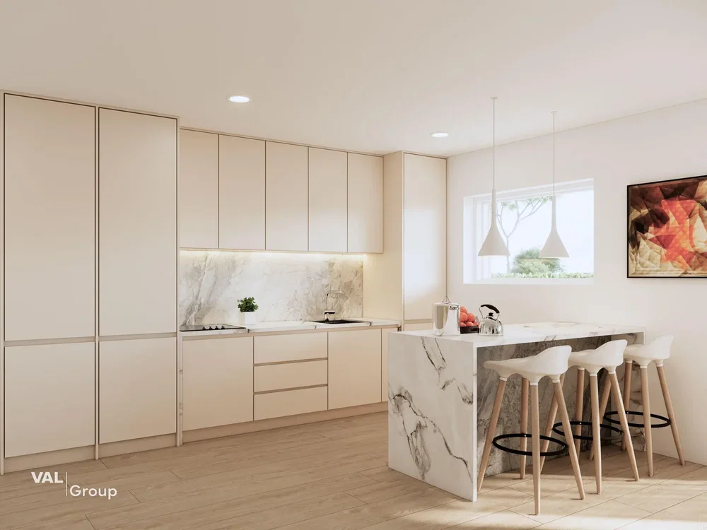 Keuken; keukenapparatuur, houten vloer, natuurlijk licht, moderne stijl