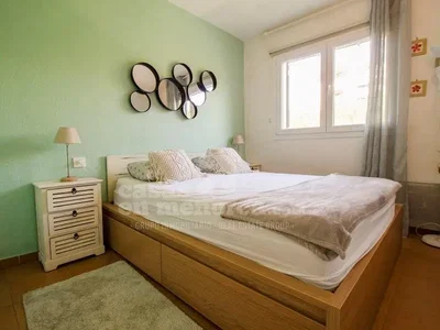 Slaapkamer; natuurlijk licht, houten vloer