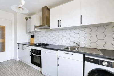 Kitchen; kitchen appliances, tile floor