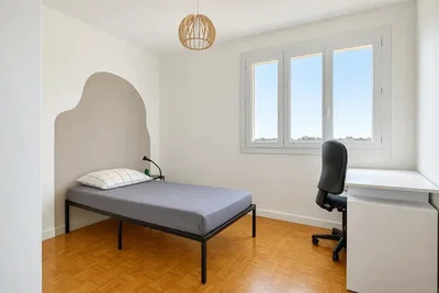Bedroom; wood floor, natural light, modern style
