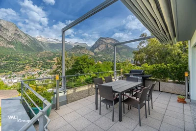Terrace; view, natural light