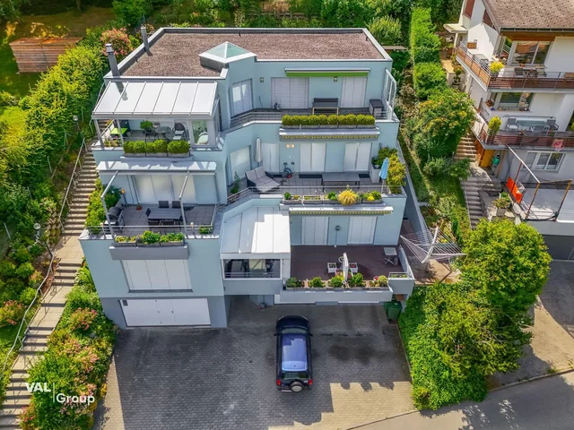 House and surroundings