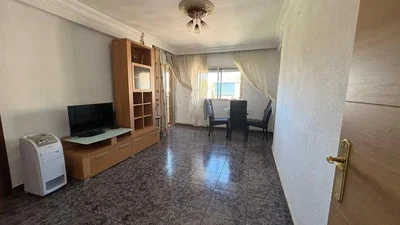 Дневна соба; плочице, природно светло