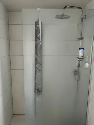 Τουαλέτα; πλακάκια