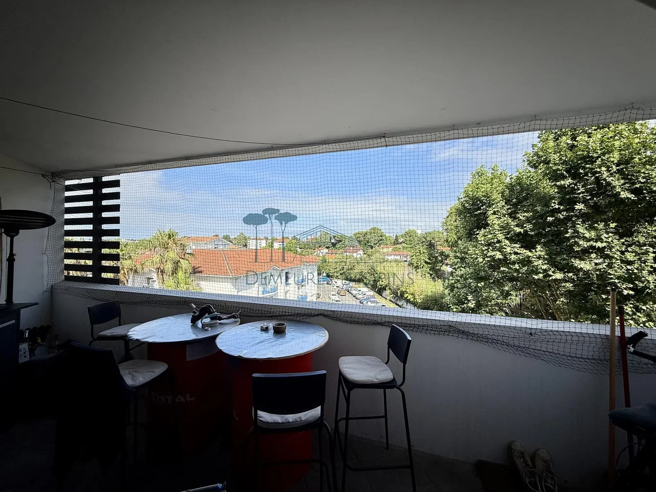Balcony; view, natural light