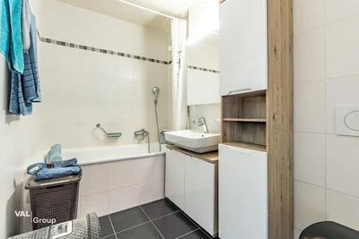 Salle de bain; carrelage, lumière naturelle