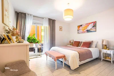 Chambre; lumière naturelle, style moderne