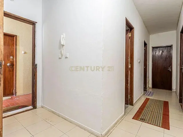 Ostatní; dlažba, nutná rekonstrukce