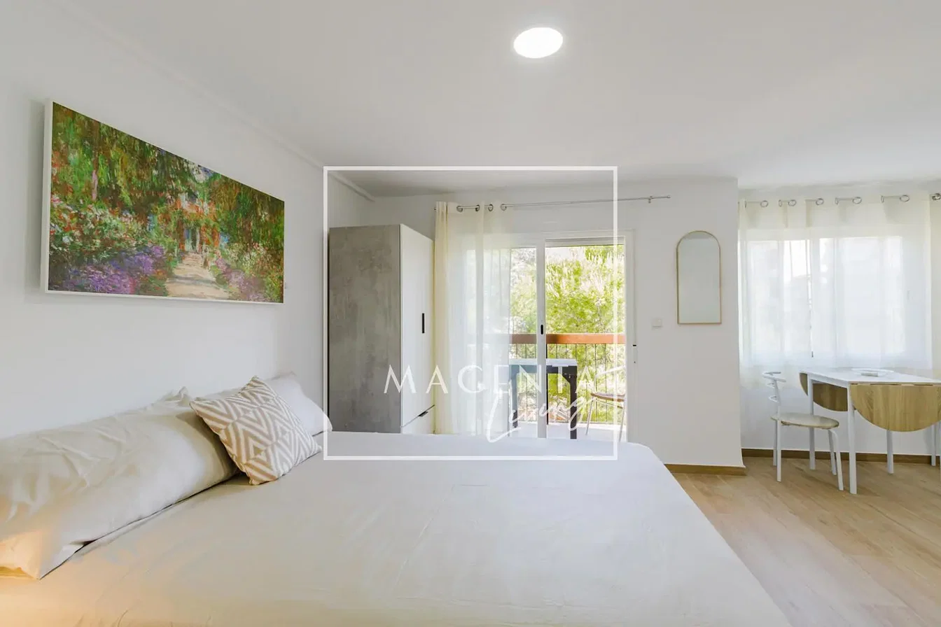 Schlafzimmer; tageslicht, holzboden