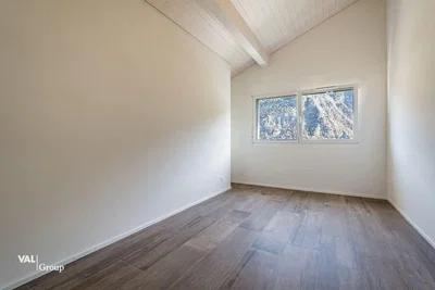 Chambre; parquet, lumière naturelle