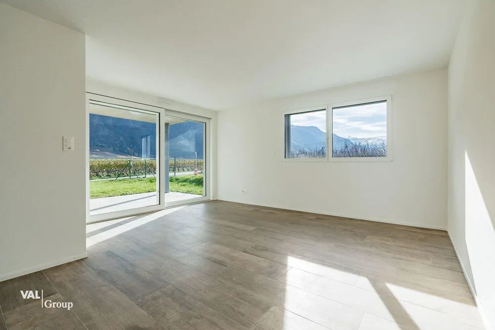 Salon; vue, parquet, lumière naturelle