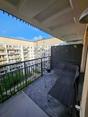 Balkon; prirodno svjetlo, pogled