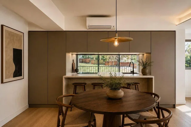 Kitchen; natural light, wood floor, modern style, kitchen appliances