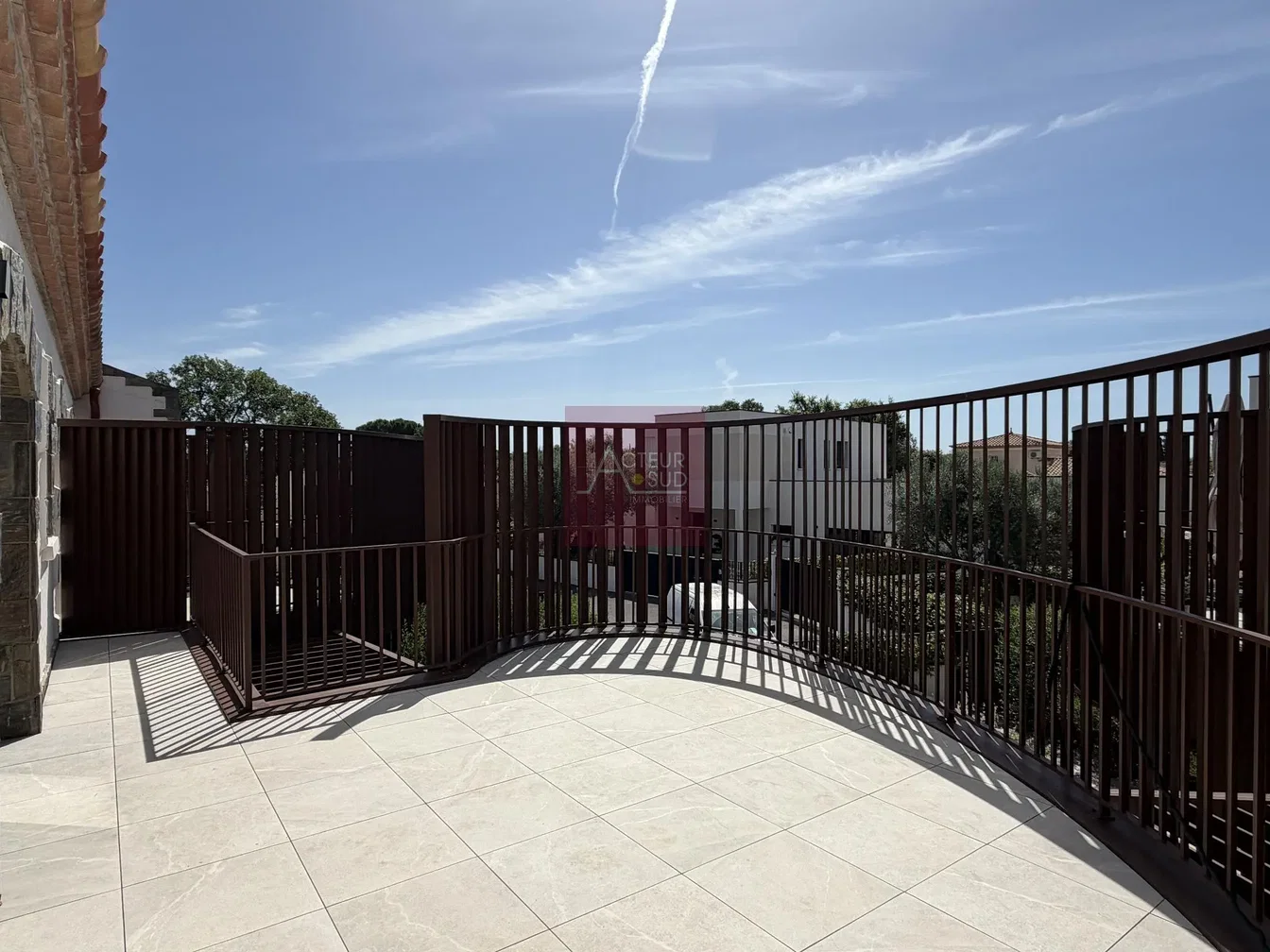 Terrasse; fliesenboden, blick, tageslicht