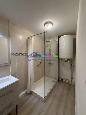 Badezimmer; fliesenboden, renoviert, tageslicht