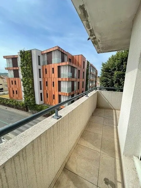 Balkon; pločice, pogled